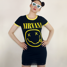 Cargar imagen en el visor de la galería, Vestido campanero Nirvana Grunge
